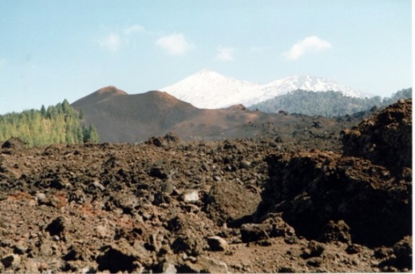Foto Arenas negras mit Volcan Garachico, Teide und Pico viejo